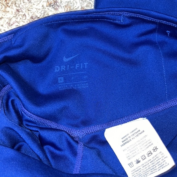 Size Small - Picture 2 of 2